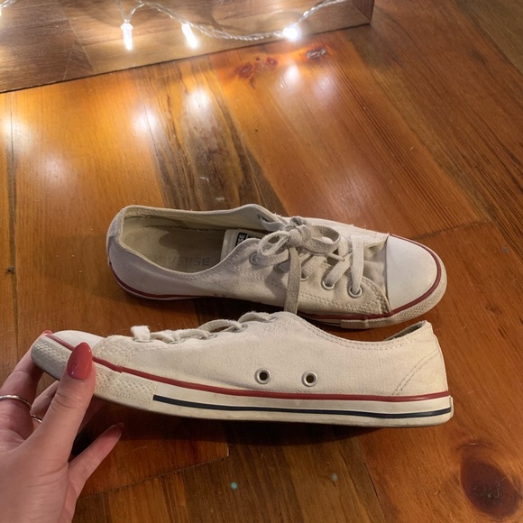 White converse - Picture 3 of 4